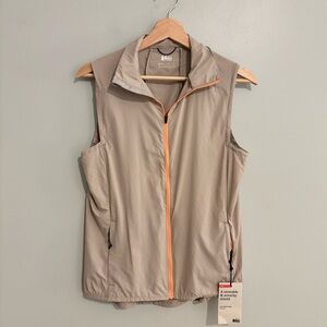 REI co-op women’s link cycling wind vest NWT size small tan